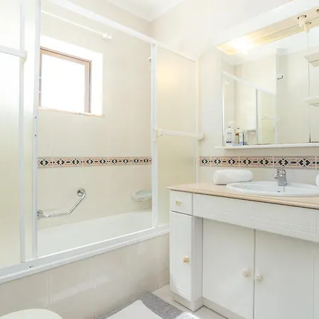 Terrace By Rent4all Daire *